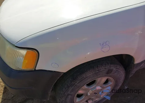 2004 Ford Escape Xlt z USA, uszkodzony, nr VIN 1FMYU93104KB09614